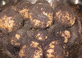 Švestkové koláčky s mákem (švestkové knedlíky ze spařené mouky)