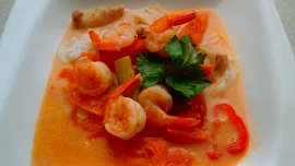 Thajská polévka s kokosovým mlékem Tom Yum Goong
