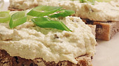 Veganská "vajíčková" pomazánka