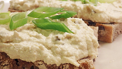 Veganská "vajíčková" pomazánka