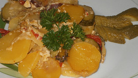 Zapékané brambory s cuketou