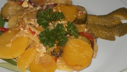 Zapékané brambory s cuketou