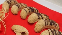 Bezlepkové oříškové (nafouklé) rohlíčky