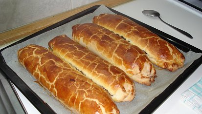 Bratislavské rohlíčky a vánoční záviny z jednoho těsta, Závin ořechový a mákový