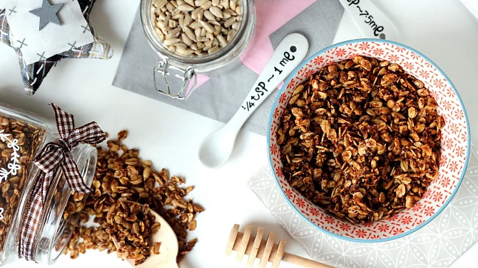 Domácí kokosová granola
