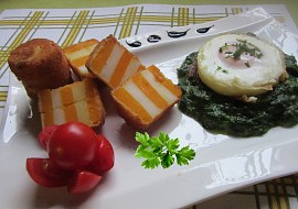 Dvoubarevné krokety se špenátem a sázeným vejcem