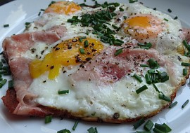 Ham and eggs (Šunka s vejci)