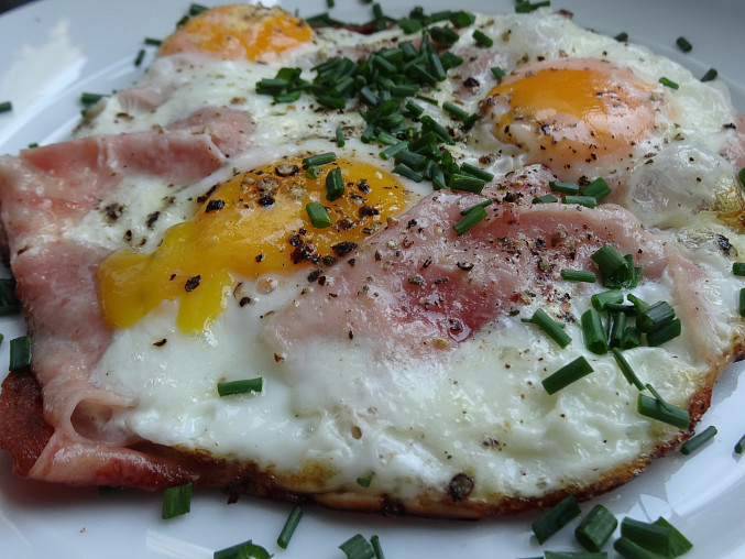 Ham and eggs (Šunka s vejci), Ham and eggs (Šunka s vejci)