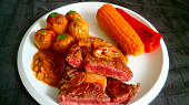 Hovězí steak a houbová omáčka