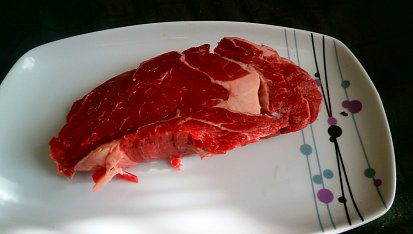 Hovězí steak a houbová omáčka