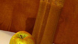Jablečné smoothie se skořicí a zázvorem