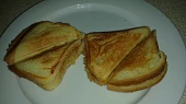Jablečné toasty s medem, tak tu su moje toasty super chutne s tym arasidovymaslom.