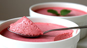Jahodová panna cotta