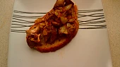 Králík na černých olivách - Coniglio alle olive, chleba z játrou