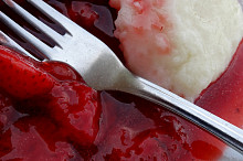Krupicové noky s jahodovou omáčkou