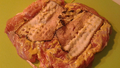 Kuřecí mandlový řízek se slaninou