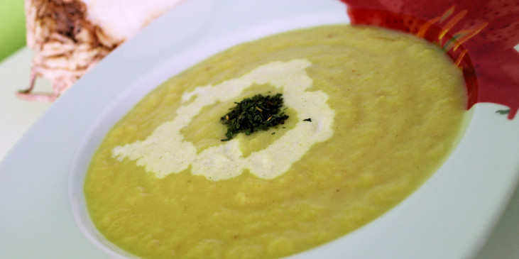 Květákovo - celerová polévka