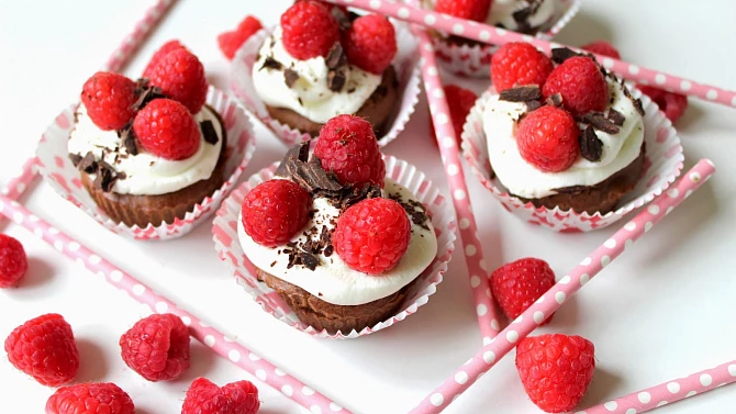 Malinové cupcakes