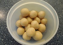 Marcipánové kuličky jen z mandlí a agávového sirupu
