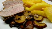Minutkové vepřové, restované žampiony a domácí hranolky, Minutkové vepřové, restované žampiony a domácí hranoly