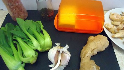 Pak choi s kuřecím prsíčkem