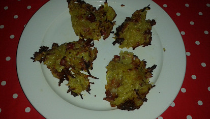 Pečené rösti se slaninou a parmazánem, A tu su z truby,kym sa upiekli v trube,panvicovu uz som mala zjedenu.