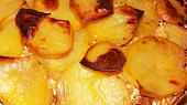 Pečený "segedín" s bramborem a smetanou