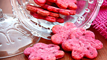 Růžové sušenky z červené řepy