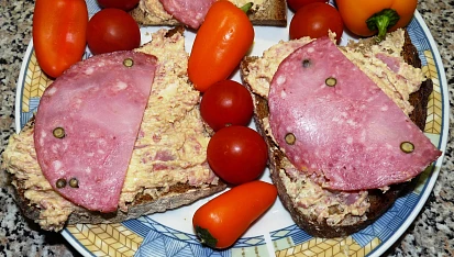 Salámová pomazánka pro rodinu a přátele