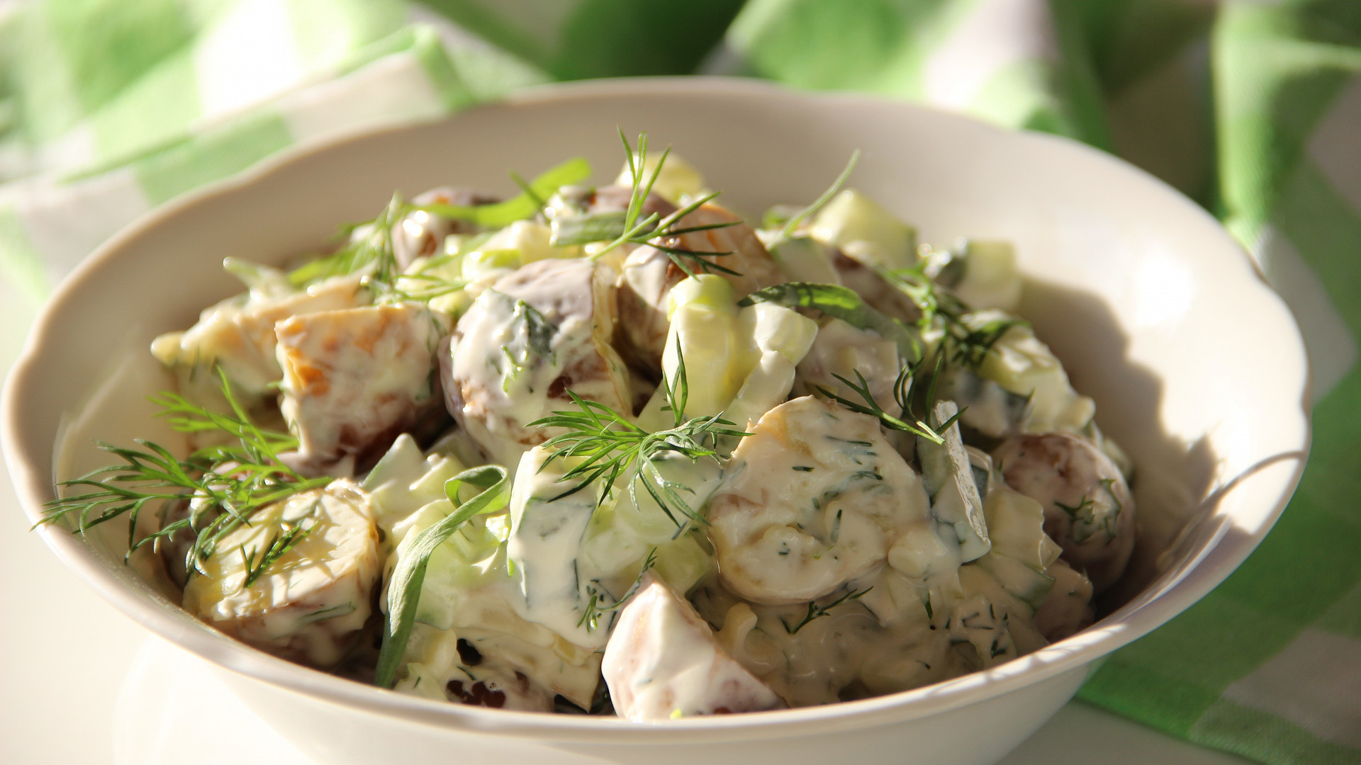 Salát z pečených brambor s bylinkami