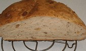 Škvarkový chleba (takto to vypadalo po příchodu rodiny domů, málem nezbylo k večeři)