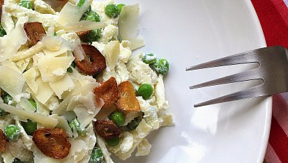Štíhlé nudle s ricottou a hráškem