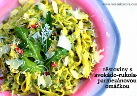 Těstoviny s avokádo-rukola-parmezánovou omáčkou