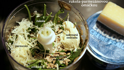 Těstoviny s avokádo-rukola-parmezánovou omáčkou