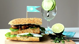 Tofu burger s grilovanými žampiony a špenátem