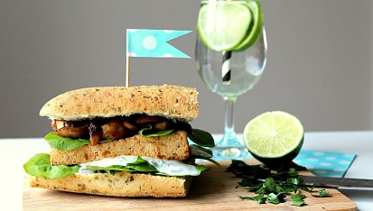 Tofu burger s grilovanými žampiony a špenátem