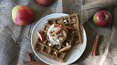 Veganské wafle bez cukru s tofu jablečným krémem