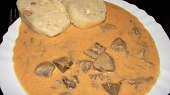 Vepřová hlava a krůtí krky na paprice