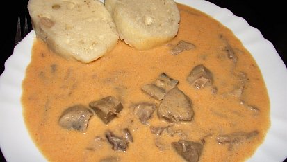 Vepřová hlava a krůtí krky na paprice
