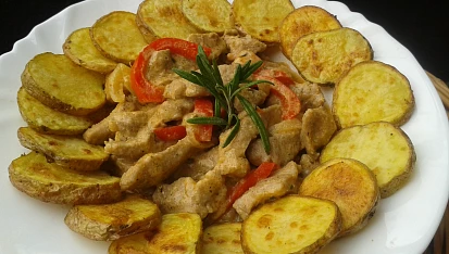 Vepřové nudličky s bramborovými dukátky