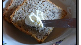 Vícezrnný chleba z formy