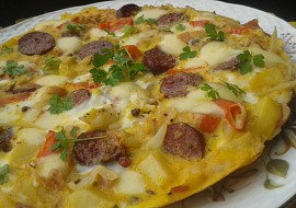 Zelná omeleta s klobásou