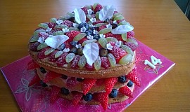 Bezlepkový nahý ovocný dort