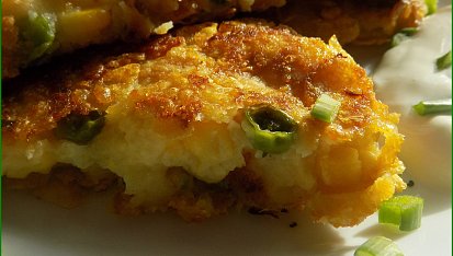 Bramborové placičky s ricottou a mozarellou, pečené v troubě (nebo na Crisp)