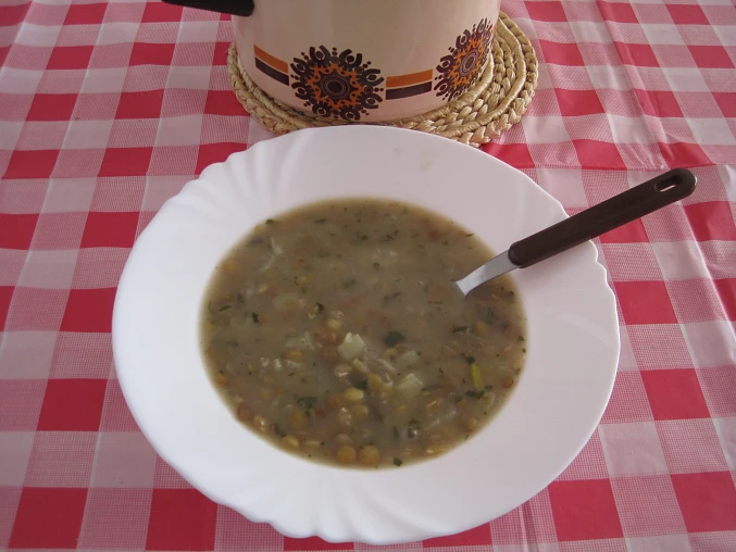 Čočková polévka s paprikou Čočková polévka s paprikou