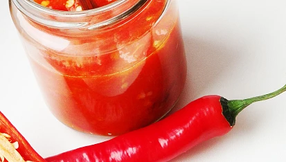 Domácí chilli pasta (sambal oelek)