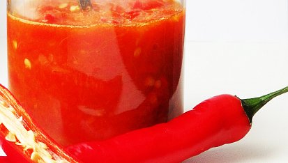 Domácí chilli pasta (sambal oelek)