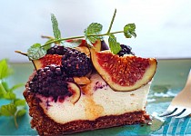 Fíkovo-ostružinový podzimní koláč