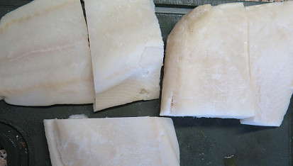 Halibut ve voňavé citrusovo-vinné marinádě