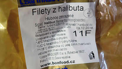 Halibut ve voňavé citrusovo-vinné marinádě